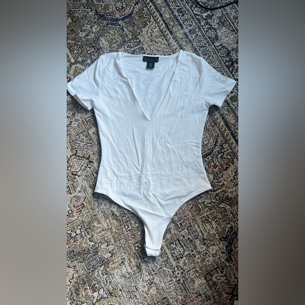 House of Harlow White V-Neck Bodysuit